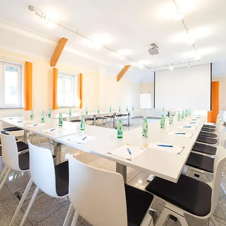 Отель Schachenwald & Restaurant I Free Parking Унтерпремстеттен