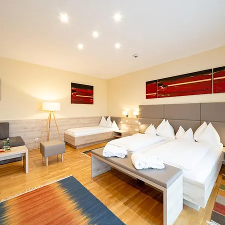 Hotel Schachenwald I Sauna I Aussenpool I Parkplatz 3* Unterpremstätten