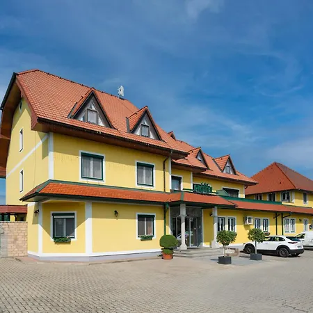 Schachenwald & Restaurant I Self Check-in 3* Unterpremstaetten