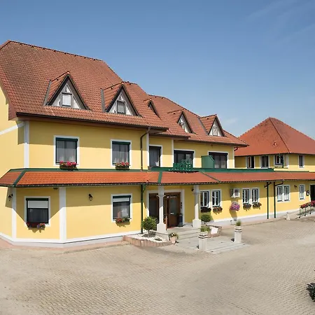 Hotel Schachenwald & Restaurant I Self Check-in 3*
