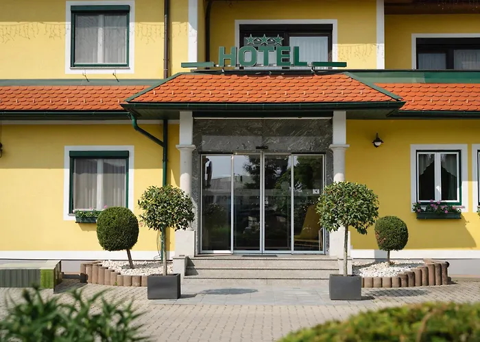 Schachenwald I Sauna I Aussenpool I Parkplatz Hotel 3*